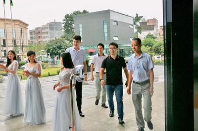 共话AI安防新未来 北大汇丰商学院AI安防协会一行莅临中控智慧参观交流